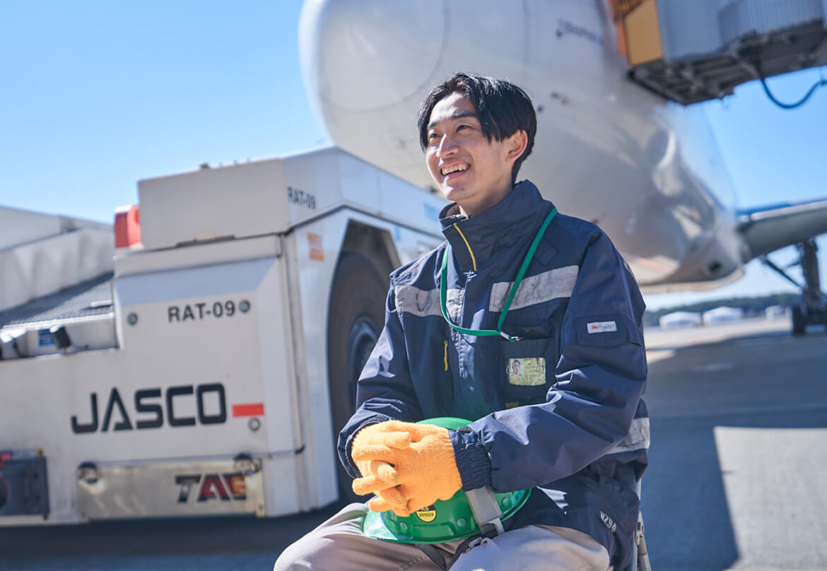 空港に足しげく通い、<br />
ランプ業務を目で追いかけていた