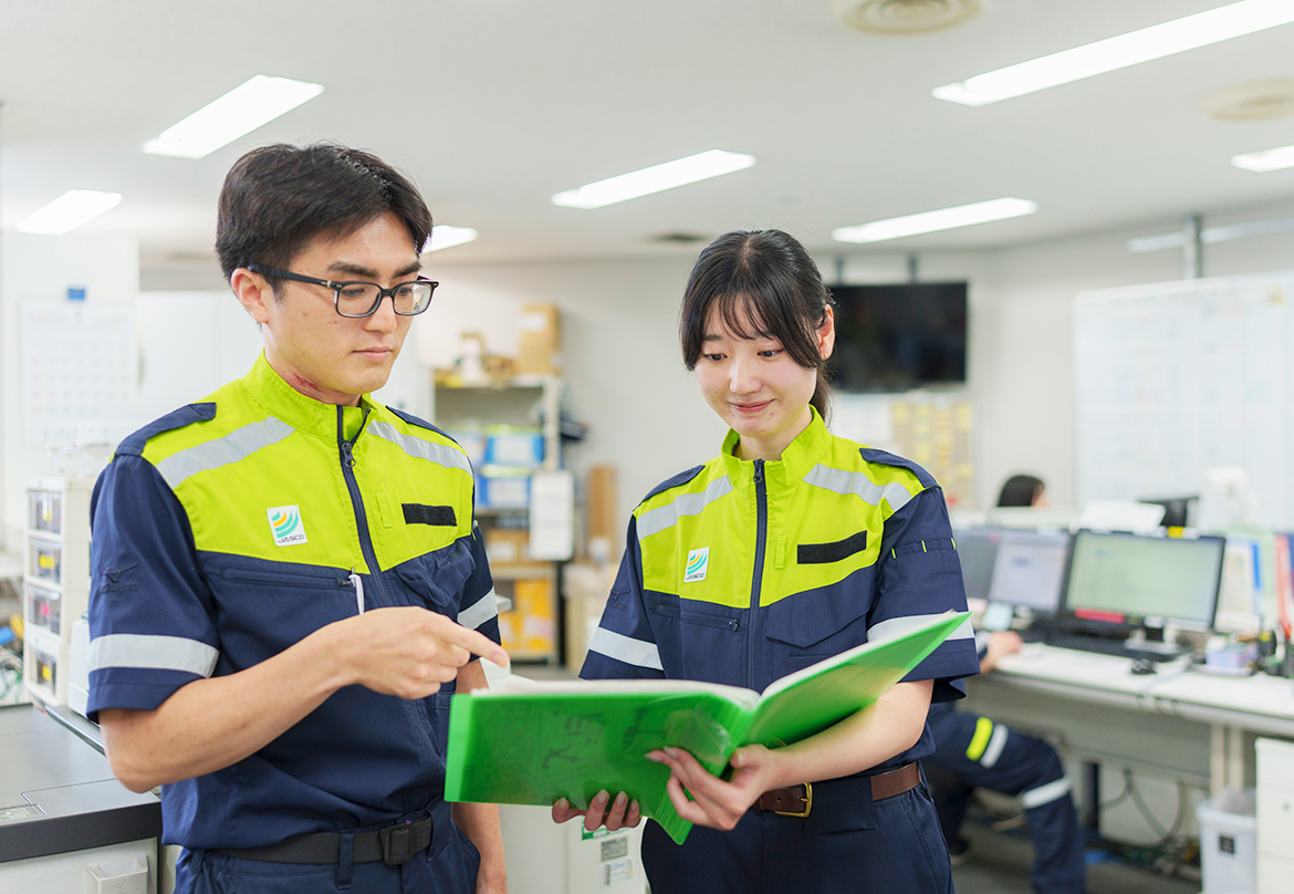 イレギュラー時も慌てず正確に。<br />
各社と連携してスムーズな運行を目指す